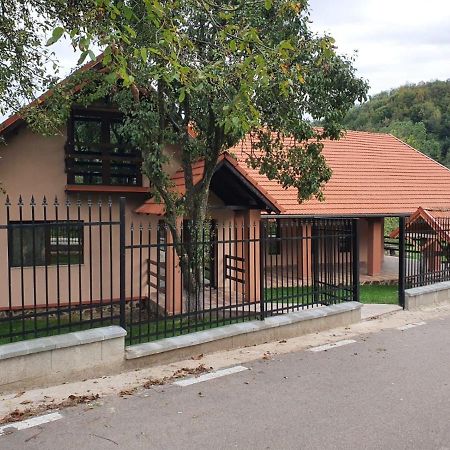 Pensiunea La Buru Caraciu Exterior foto