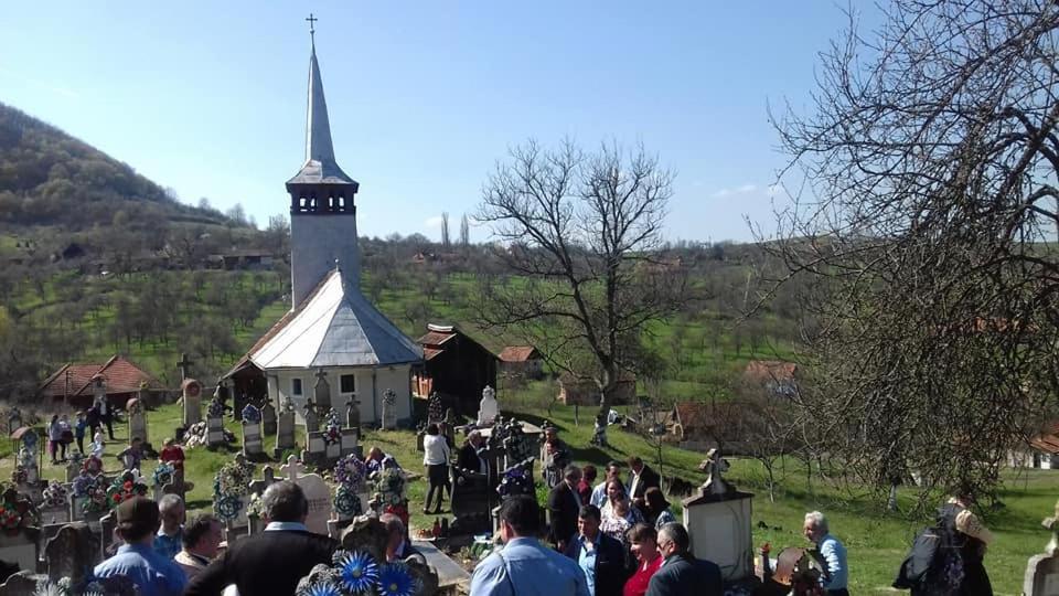 Pensiunea La Buru Caraciu Exterior foto